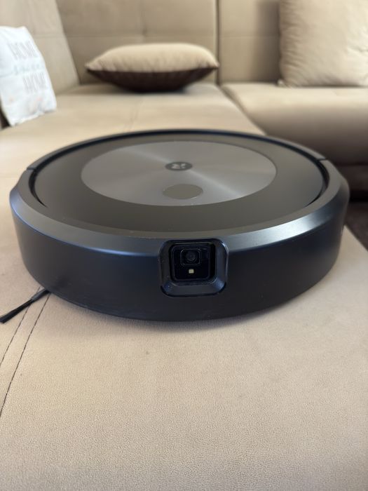 Прахосмукачка робот Roomba j7