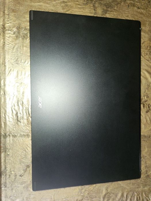 Acer Aspire 7 A715-76G