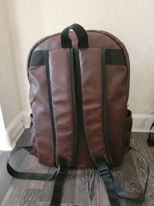 Продам рюкзак из метариала легкие