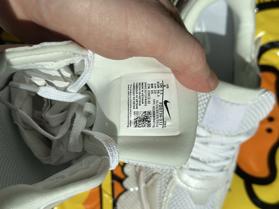 Обувки  NIKE V2K RUN