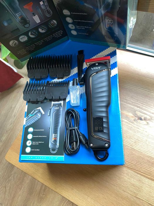 Masina de tuns VGR Voyager V-683 PROFESIONAL - autonomie 200 min