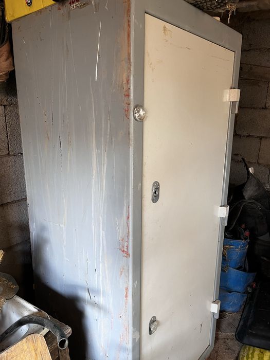 Продам сейф (б/у)