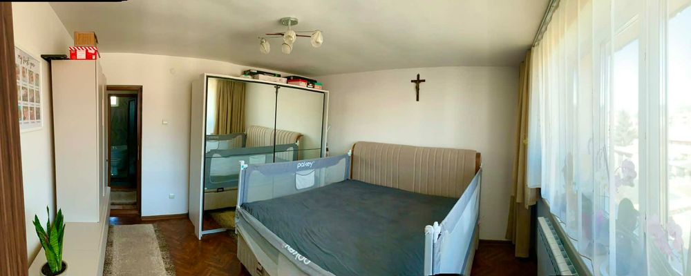 Apartament 3 camere, 2 băi, o bucătărie, salon de luat masa blus balcon