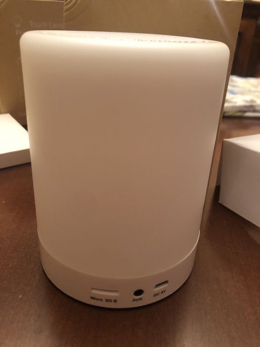 Настолна музикална лампа