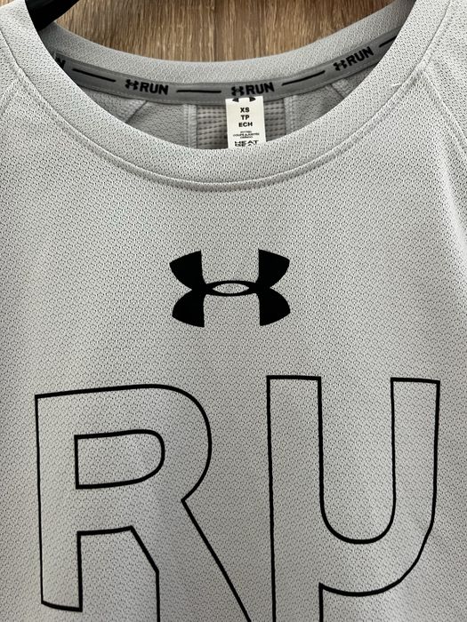 Дамска спортна тениска “UnderArmour”