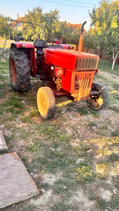 Vând tractor 445