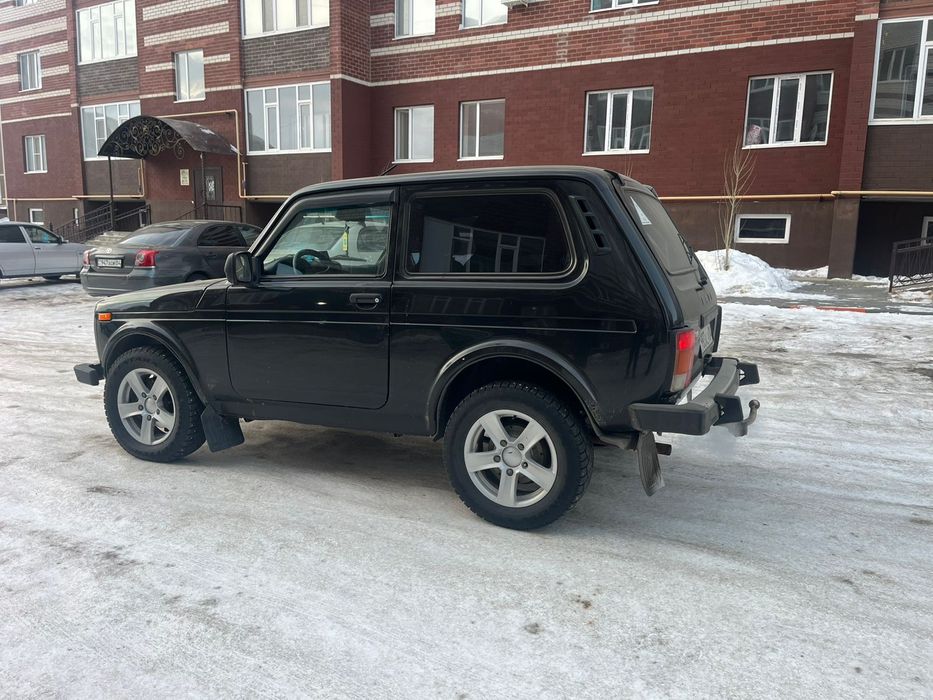 Продам машину нива