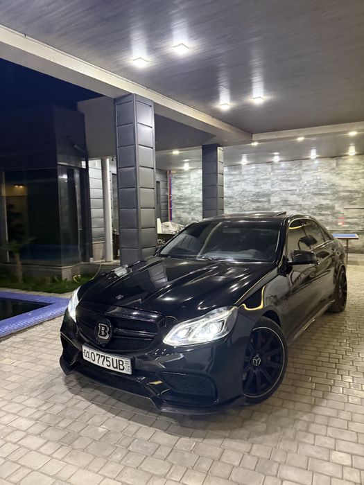 Mercedes W212 E55 BRABUS 2011 Состаяние Идеално Небитая