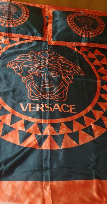 Продам  постельное шёлковое белье Версаче