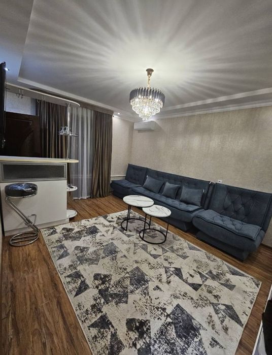 Квартира на ЦУМ -110 школа 1*2/4/4 общ пл 36м  с обстановкой