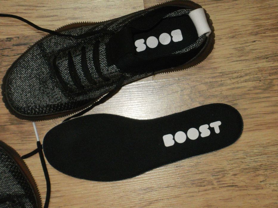 ADIDAS юношески оригинални маратонки 39.5