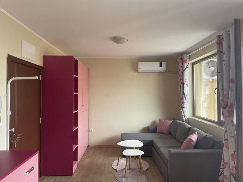 Дава се под наем Едностаен апартамент в Бургас, Лазур - 35 кв.м за 357 € - Снимка #1
