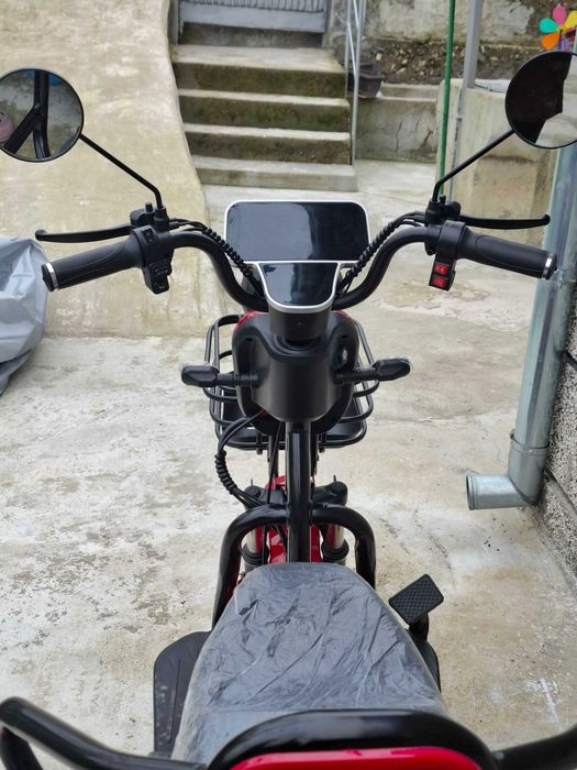 Триколка електрическа - скутер