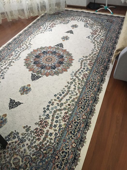 Продам ковер в хорошем состоянии