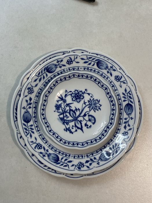 Предметы фарфорового  сервиза ГДР