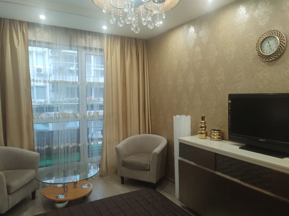 Дава се под наем Двустаен апартамент в Варна, Бриз - 85 кв.м за 612 € - Снимка #8