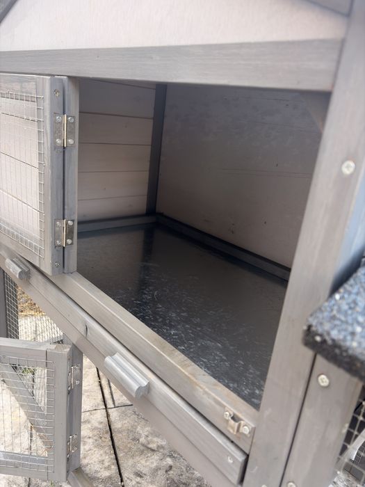 Țarc metalic pentru iepuri și animale mici