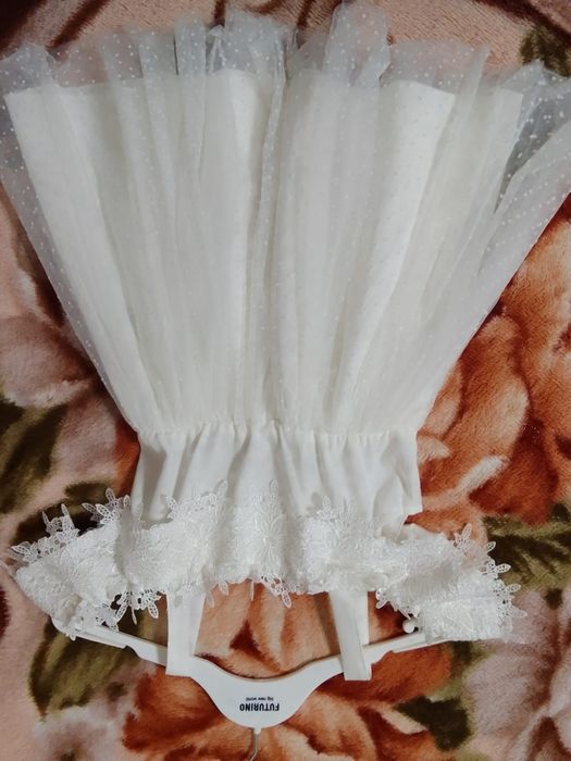 Продам платье 2-4г