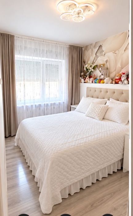 Ap. 3 camere M 17 etaj 4/4 str Argesului. Se vinde mobilat si utilat complet. Centrala termica,aer conditionat,usi si geamuri termopan,izolatie ext.