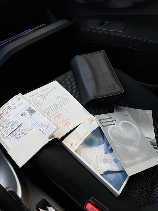 Toyota Auris 1.4 VVT-I Facelift ПЕРФЕКТНА!