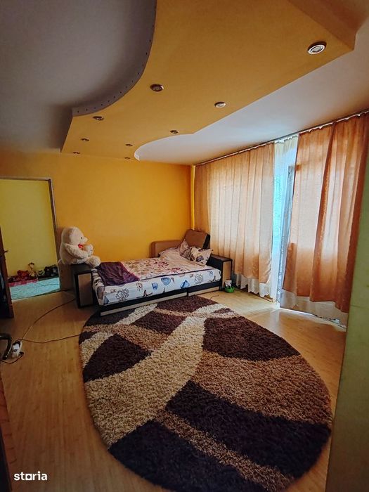 Vând apartament 3 camere micro 4