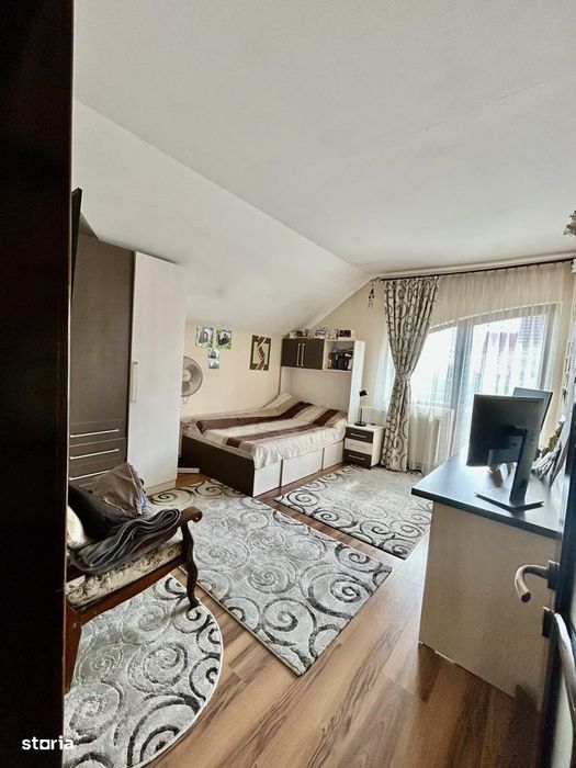 Vilă 1000 mp teren, 6 camere, garaj 2 mașini, foișor - Valea Lupului