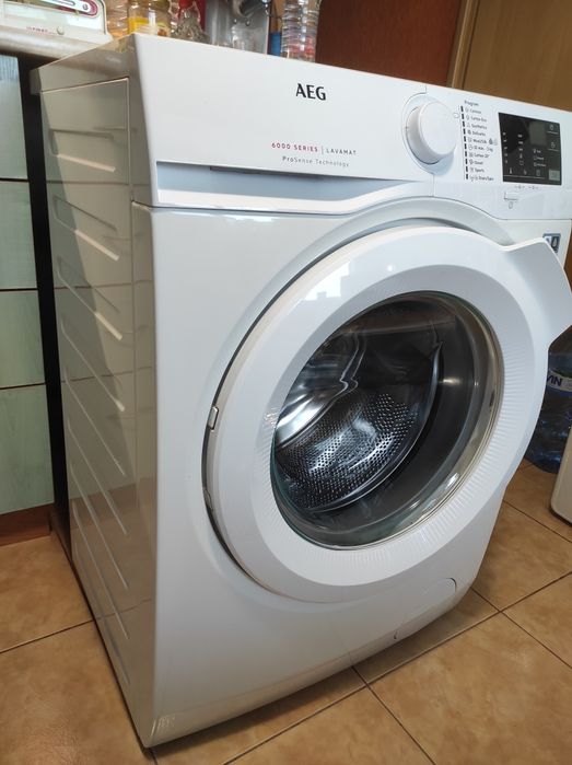 Пералня AEG автоматична