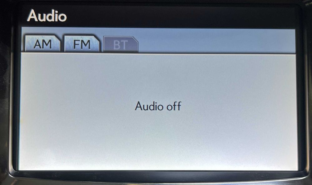 Желтый экран TOYOTA/LEXUS