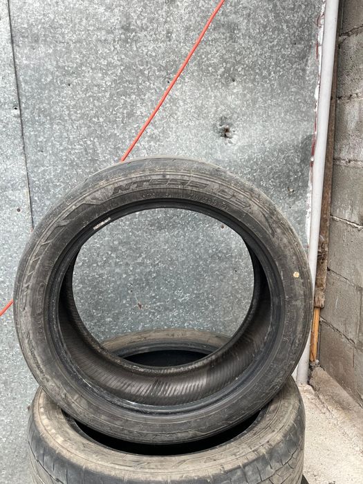 продам резину 245/45R19