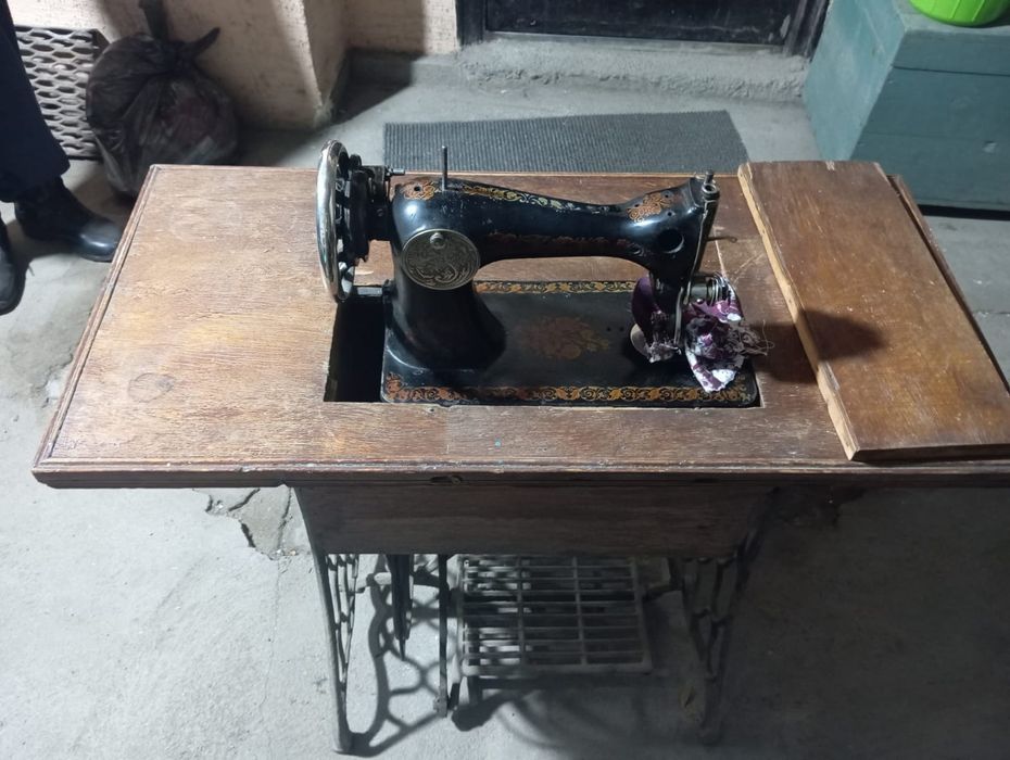 Швейная машинка ручная