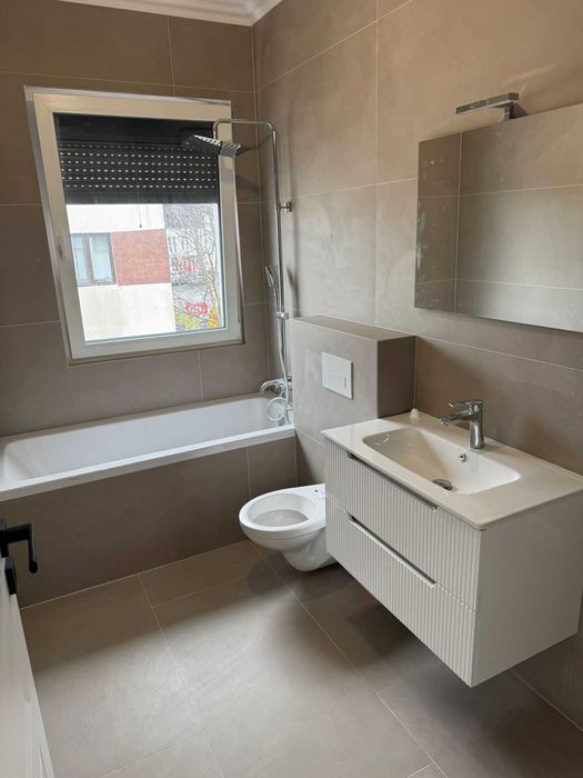 Apartament cu 3 camere