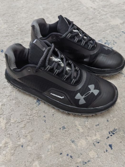 Продам кроссовки Under Armour 15 000 тг