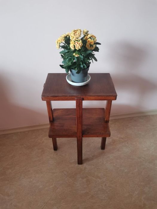 Ретро помощна масичка /цветарник /нощно шкафче