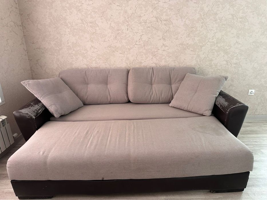 Диван в хорошем состоянии