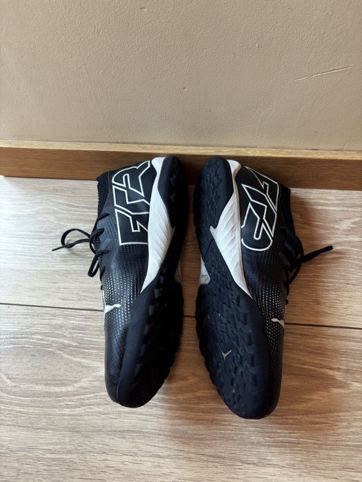 Футболни обувки стоножки Puma FTR 40 номер 25.5cm