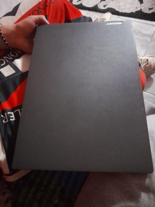 Vând Lenovo foarte bun