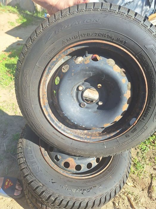 Нови зимни гуми с джанти