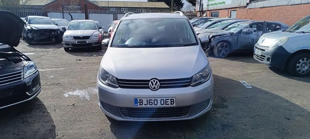 Dezmembrari / Dezmembrez VW Touran (1T3) [Fabr 2010-2015] 1.6 TDI CAYC cutie viteze manuala cod culoare LA7W