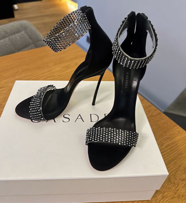 Обувки Casadei с кристали