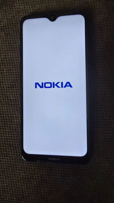 Продавам много запазен телефон Нокия 7.2