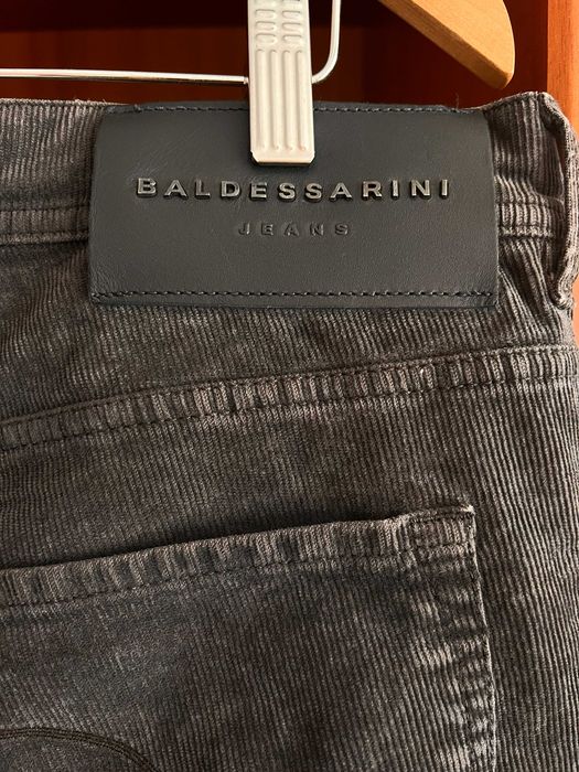 Pantaloni reiati gri inchis Baldessarini barbatesti
