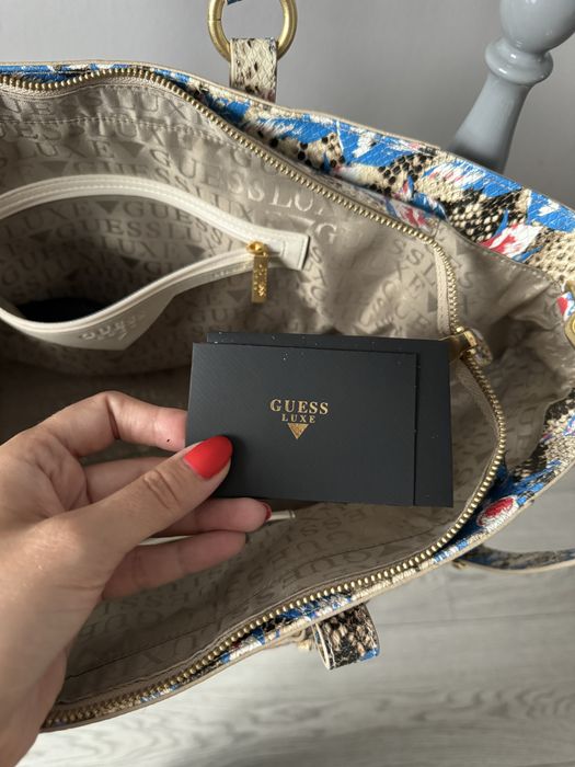 Сумка Guess Luxe
