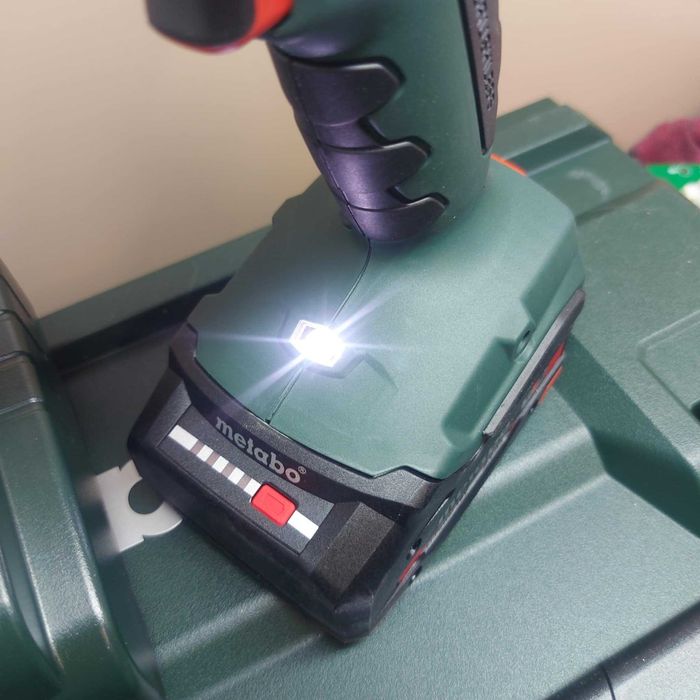 Нов безчетков винтоверт Metabo BS 18 L BL