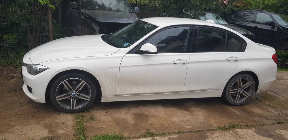 Oglinda usa Bara Far stop Plafon Scaune Rulou portbagaj BMW F30 F31