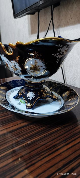 Продам декоративную фарфоровую вазу и тарелку
