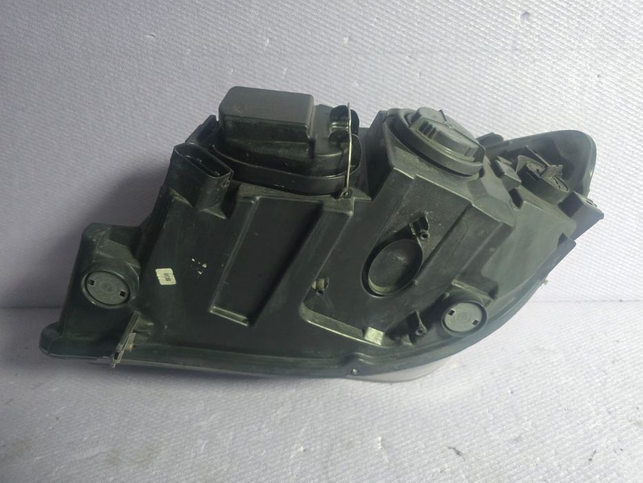 Far dreapta cu halogen BMW X1 E84