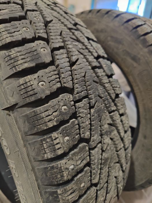 Продам шины 225/60 R18