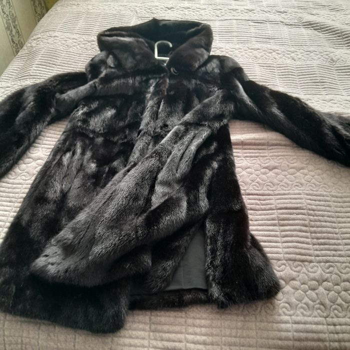 Продам срочно шубу