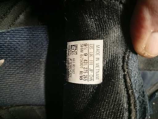 Продавам маратонки Adidas Jeans