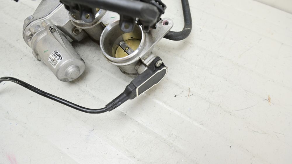 Rampa Corp Acceleratie Injectie Injectoare BMW S1000XR K49 2015 - 2019